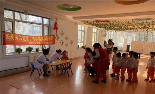 15.红旗社区举办“爱耳日”义诊活动.jpg 15.红旗社区举办“爱耳日”义诊活动.jpg