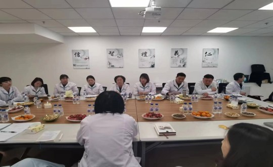 23.医疗公司召开迎新春经营研讨茶话会_副本.jpg 23.医疗公司召开迎新春经营研讨茶话会_副本.jpg