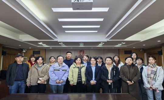 10.物业总公司相关人员被授予调解员证书_副本.jpg 10.物业总公司相关人员被授予调解员证书_副本.jpg