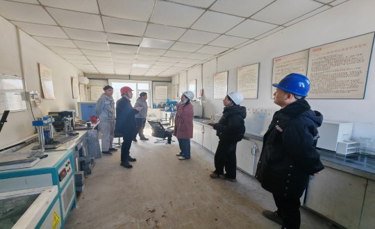 8.双阳区工信局副局长王云平一行莅临装配式总公司进行工作踏查_副本.jpg